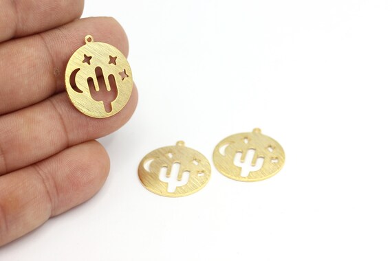 24k Vergoldeter Kaktus Gemusterter Charm, Mond und Stern Medaillon Charm,  Strukturierte Kaktus Halskette,Mond und Stern Ohrring,1 Stk,22x24mm,ALT-738  - Etsy.de