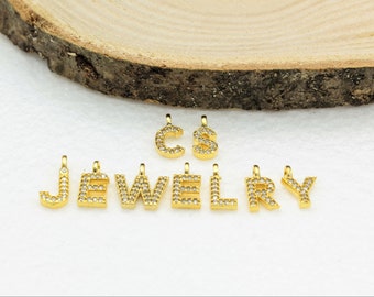 Charme de lettre d’alphabet, pendentif de collier, charmes de lettre, bijouterie personnalisée, charmes plaqués d’or brillant de 24k, 1 pcs, (5x11 millimètres) ALT-286