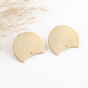 24k Gold Plated Crescent Earring, Moon Stud Earrings, Crescent Earring Connector, Jewelry Supplier, DIY Jewelry, 1 Pair, 23x28mm, KP-421