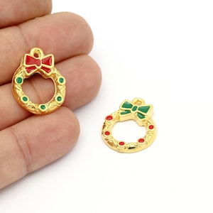 24k Gold Plated Christmas Wreath Pendant, Wreath Charms, Enamel Christmas Wreath Medallion, Necklace Pendant, 20x24mm, ALT-1323