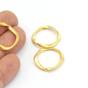 Matt Gold Plated Circle Connector, Bract Pendant, Twisted Round, Simple Circles, Matt Gold Plated Bone, 2 Pcs, (23mm), MAT-14