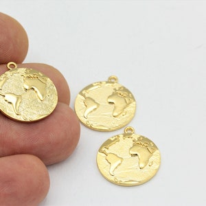 Pendentif carte du monde plaqué or 24 carats, breloque globe pour la fabrication de bijoux, pendentif en or inspiré du voyage pour bijoux à bricoler soi-même, pendentif terre, ALT-279