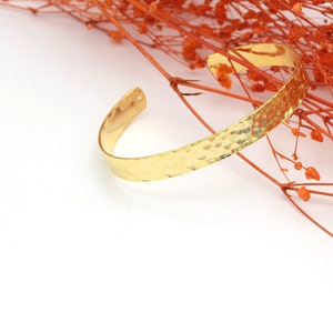 24 k glänzend gold vergoldet gehämmert Armreif, von Hand gemacht Armband, verstellbares Armband, Manschette Armreif, poliert Armband, 1 Stk, (8x155mm), BLZ-6