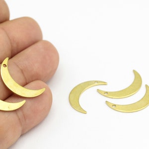 12 pcs , crescent ,Brass Moon Charm,  Raw Brass Crescent Moon Charms With 1 Hole (22x5x0.80mm)HM-75