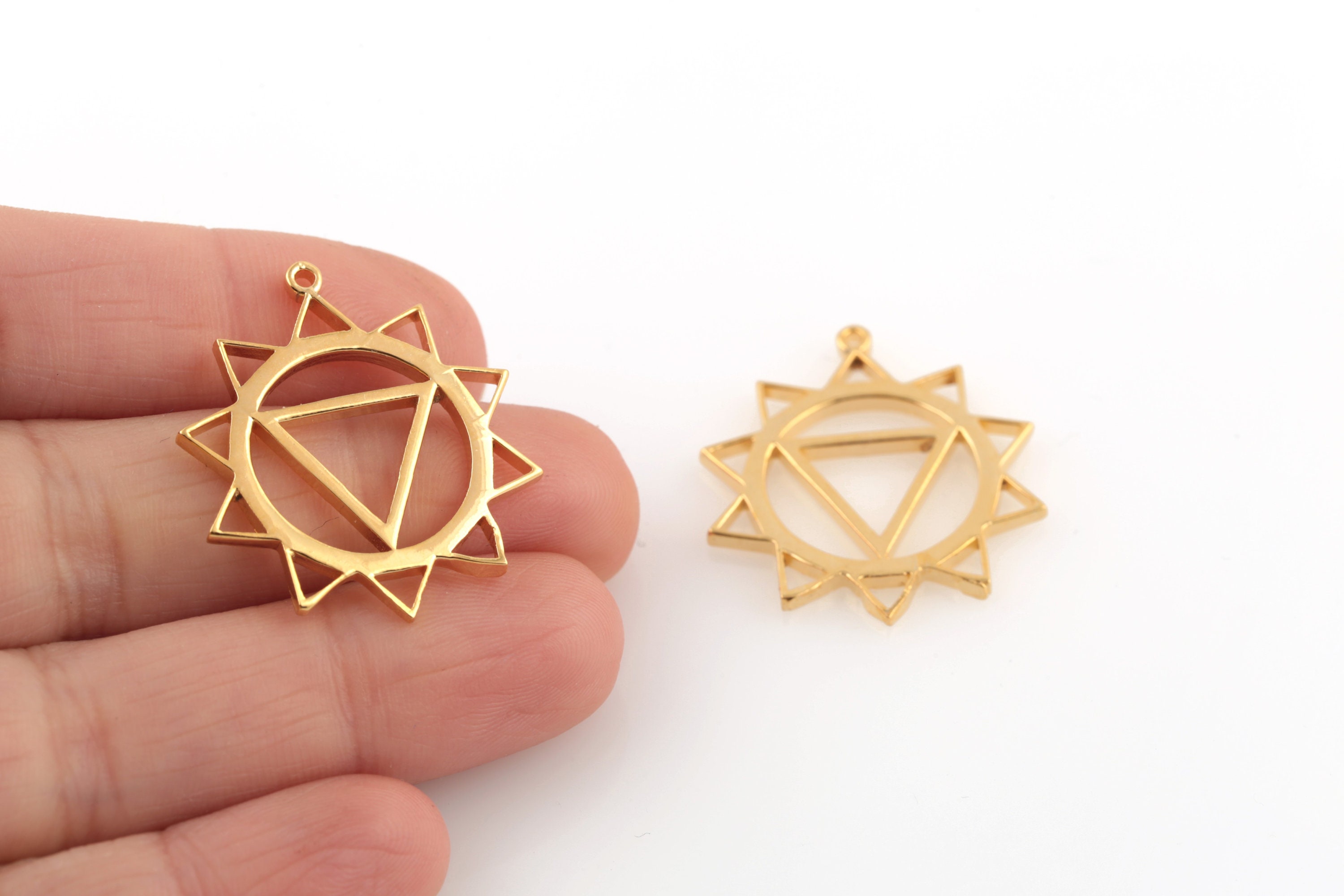 ペンダント　ヴィンテージ 24k Gold Plated Solar Plexus Pendant, Chakra Charm, Yoga Pendant