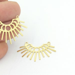 Raw Brass Half Round Sun Charm, Crescent Charm Pendant, Sun And Moon Earring Connector, Laser Cut Half Sun And Moon Charm,1Pcs, HM-430