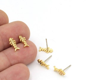 Fish Earrings,24k Gold Plated Fish Earring Pendant , Earring Findings , Gold Earring,  Studded Earrings  2pcs(5x11mm) KP-147