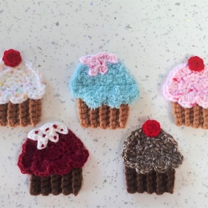 Cupcakes x 2 Apliques / Pasteles con Apliques de Ganchillo / Elección de 5 Sabores / Pastel de Cumpleaños / Parche de Adorno para Coser / Dulce Postre