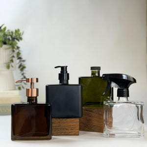 Dispensador de jabón de vidrio reciclado Urban Square / Recargable de 250 ml / Bombas metálicas de diseño / Jabón de manos, jabón para platos / Decoración minimalista imagen 1