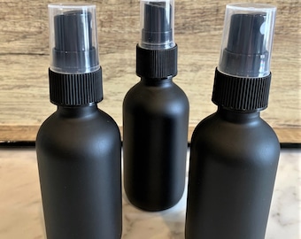 1 oz. (30 ML) Black Matte Boston Round Glass Bottle with Fine Mist Sprayer