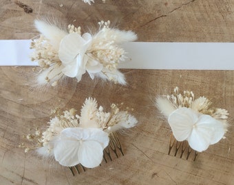 Boho collection of dried flower wedding accessories, hair combs, buttonholes, wedding bracelets, hair clips, witness gifts