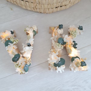 Letra de flor de madera, letra de flor seca personalizada con nombre, decoración de bautizo, decoración de mesa de boda con letra,
