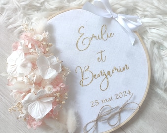 Personalized wedding ring holder in white and pink dried flowers, rustic bohemian wood ring holder with embroidery and sequin tulle