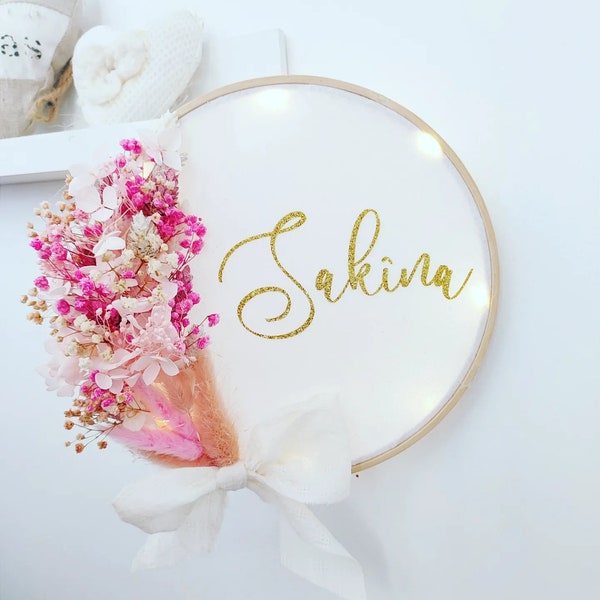 Wreath of natural dried flowers with golden glitter first name, baby room decoration, birth and birthday gift, Valentine's Day