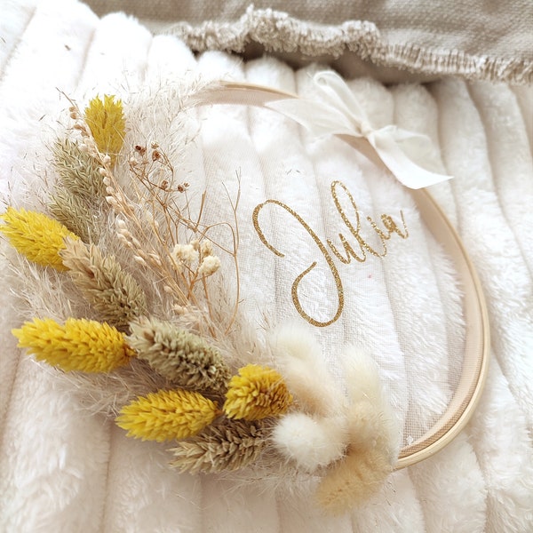 Wreath of yellow natural dried flowers with golden glitter first name, baby room decoration, birth and birthday gift,