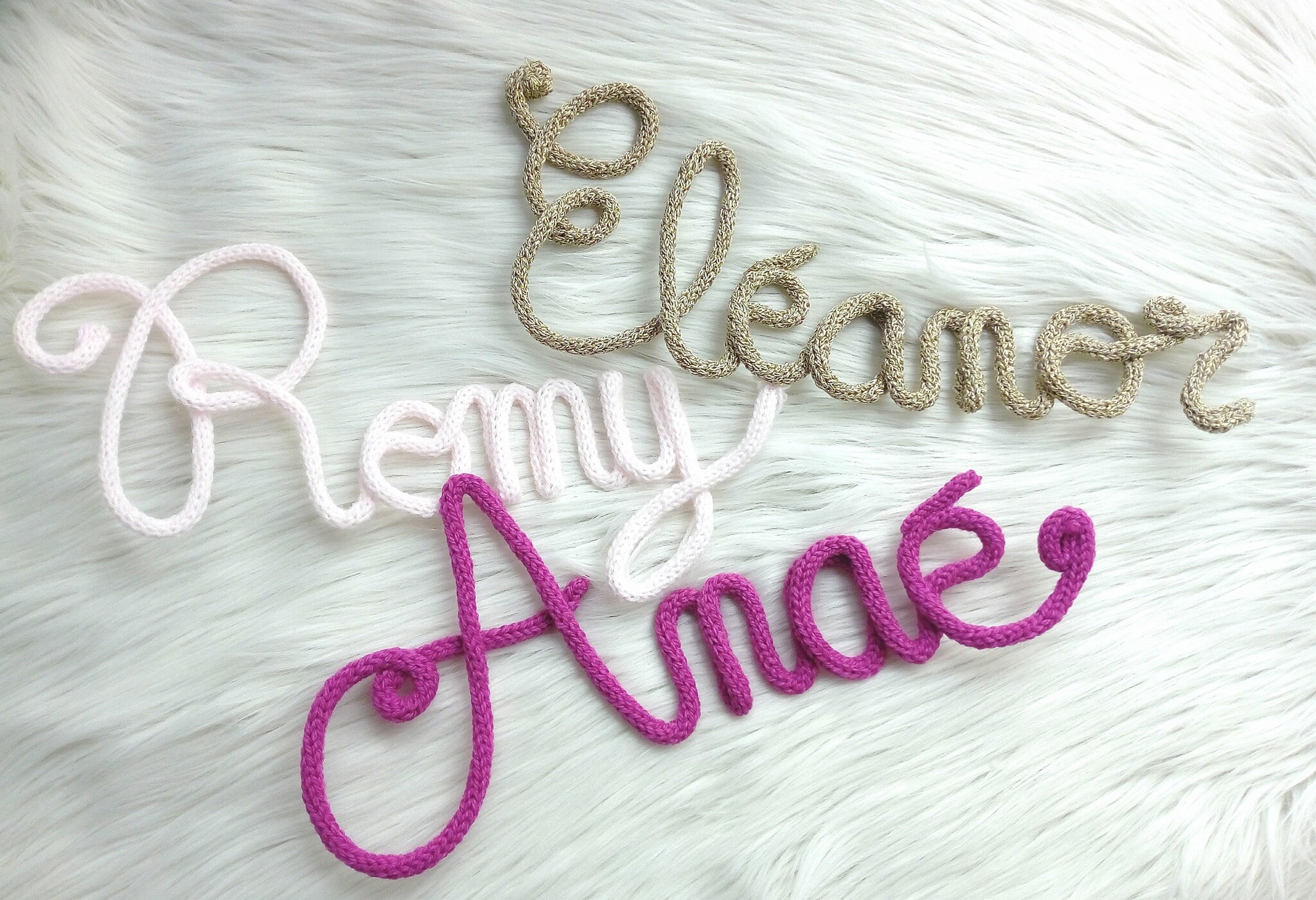 Prénom Tricotin, Décoration Chambre Enfant, Plaque de Porte Chambre, Idée Cadeau Naissance Bébé, Ann