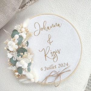 Personalized wedding ring holder in dried eucalyptus flowers, bohemian and country wood ring holder with embroidery and sequin tulle