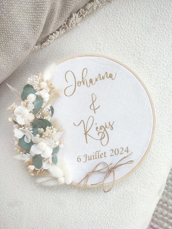 Porte alliance mariage personnalise en fleurs sechees eucalyptus porte alliance bois boheme et champetre avec broderie et tulle paillette Etsy France