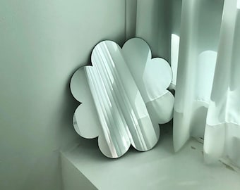 Flower shaped safety mirror for kids / MIRROR ONLY!! / Wall decorating mirror / Acrylic mirror / Wall mounted mirror / Tabletop mirror