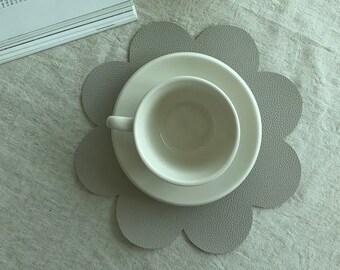 Flower shape multifunctional mat / Circle Coaster IS NOT INCLUDED / Placemats / Dessert time / Faux leather