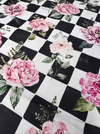 Checkerboard Roses Quilting Cotton Fabric: Black on 100% woven cotton fabric