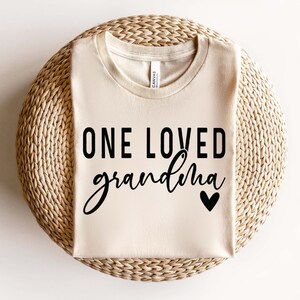 Una querida abuela SVG PNG, Grandma Gift Svg, Grandma Heart Svg, Grandma Shirt Svg, Best Grandma Svg, Grandma Life Svg, Grandmother Svg