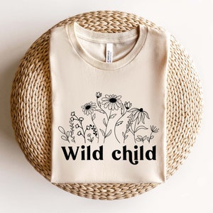 PNG de criança selvagem SVG, camisa de criança Svg, flores silvestres Svg, menina de criança Svg, Svg botânico, arquivos de corte Boho Plant Svg para Cricut, sublimação