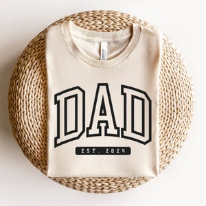 Papa Est 2024 Svg, Baby aankondiging Svg, gepromoveerd tot papa Svg, nieuwe vader als Svg, zwangerschap onthullen 2024 Svg Cut-bestanden voor Cricut