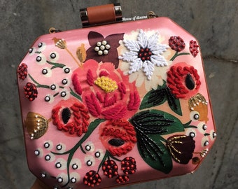 Blumen bestickte Kupplung, Hochzeitsgeschenk, Geschenke für sie, Boho, Clutch Taschen für Frauen, Abendtasche, mehrfarbige Kupplung, Mutter Geschenk, Perlen