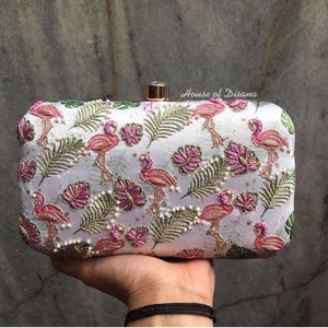 Pochette brodée flamant rose, pochette originale, cadeau petite amie, cadeaux pour elle, cadeau de demoiselle d'honneur, sac bohème, imprimé tropical, sac de plage, sac élégant