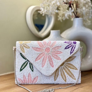 Cartera tipo sobre, cartera dorada, cartera de noche, cartera de moda, bolso bohemio, regalos para ella, regalo indio hecho a mano, cartera hecha a mano, bolso de diseñador