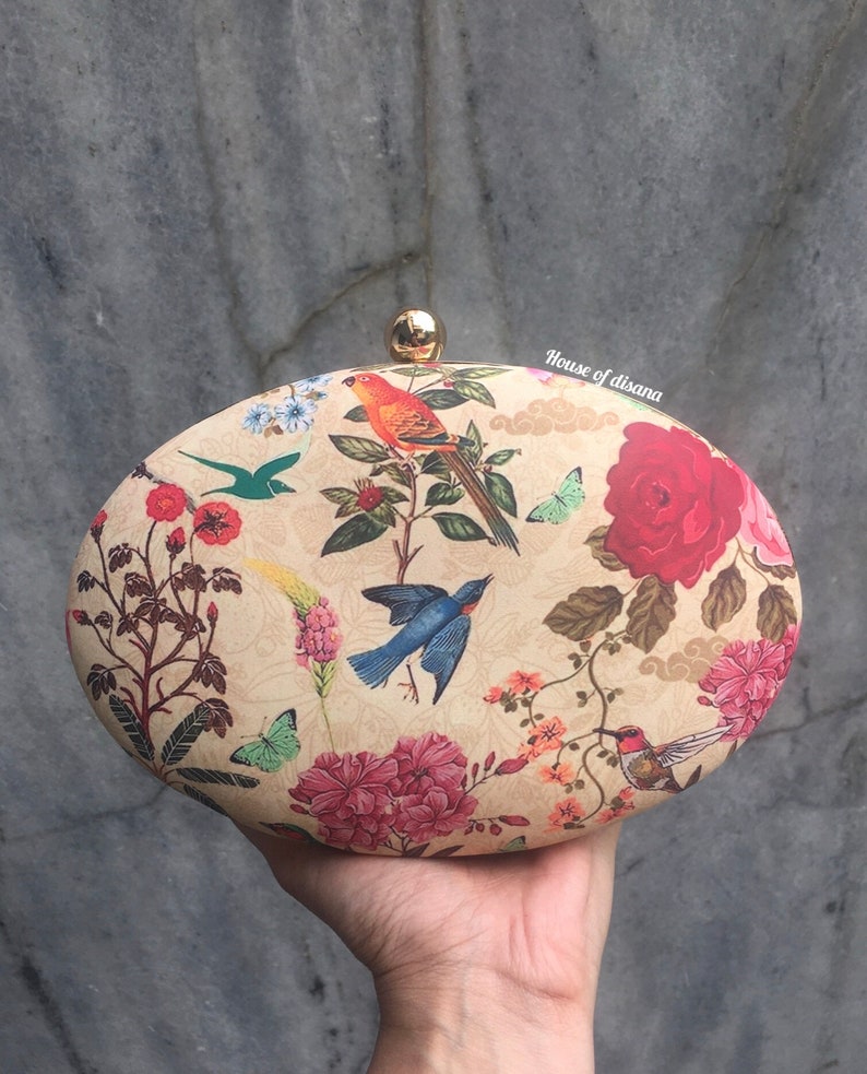 Bloemen bedrukte ovale clutch, eigenzinnige clutch bag, vriendin cadeau, cadeaus voor haar, bruidsmeisje cadeau, vogels print clutch, alledaagse tas, veelkleurige tas afbeelding 5