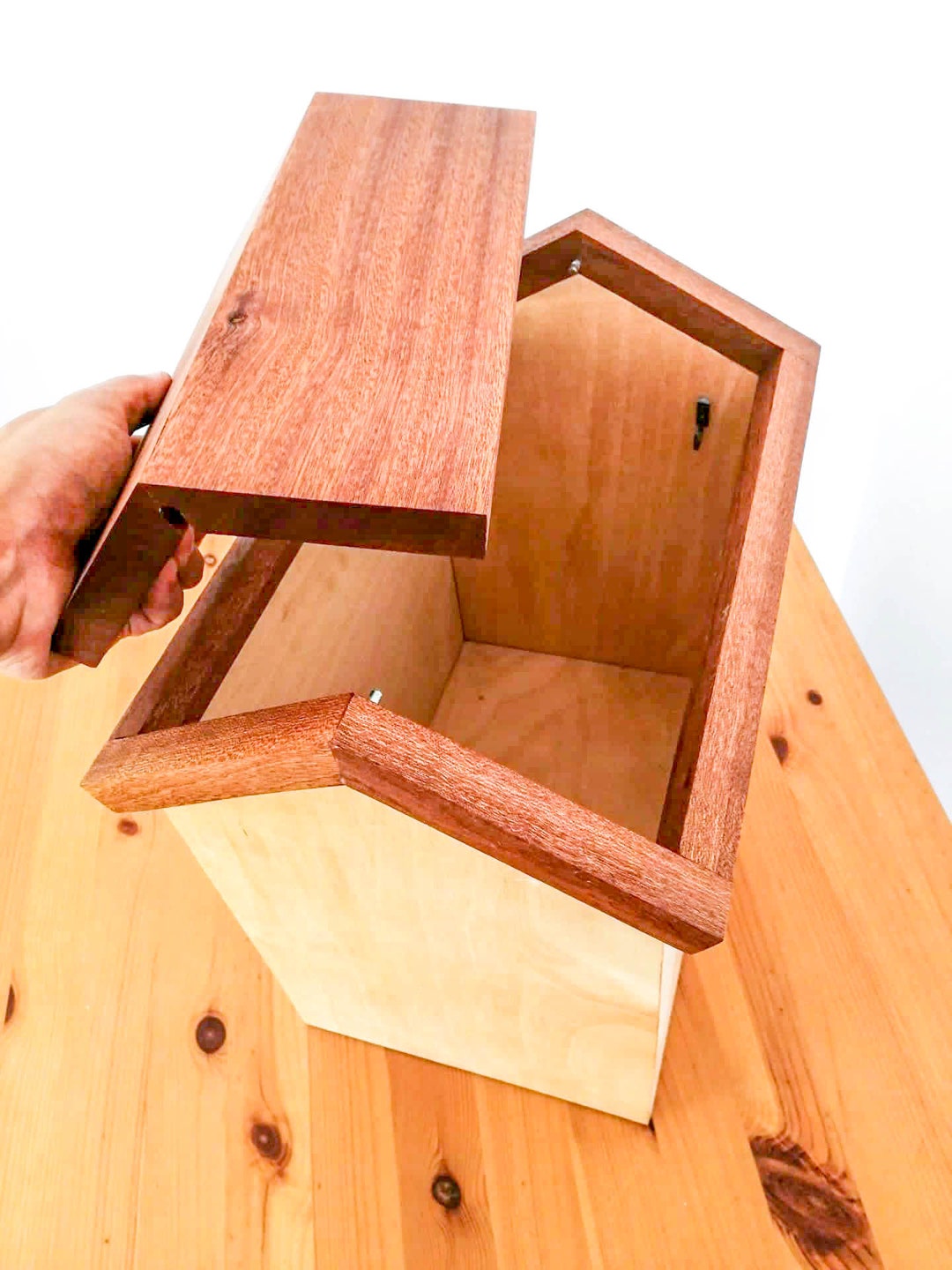 Waste Paper Wooden Bin With Lid , Handmade Trash Can Decorative Bin for Office and