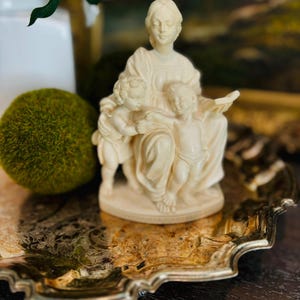Figurine Madonna del Cardellino | Figurine Bust | Religious Bust | Classical Bust | Bust Sculpture | Home Decor Sculpture |