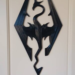 Targa Da Muro Skyrim Stampata In 3D - Logo Dell'Acciaio Per Porta O Parete