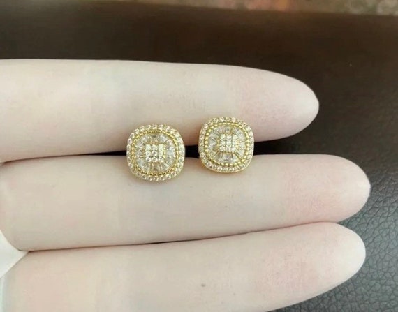 Anello solitario con diamante ovale in oro giallo e bianco 9 carati, 0,25 carati - Italia