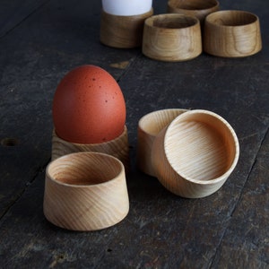 Handgemachte Eierbecher Holz