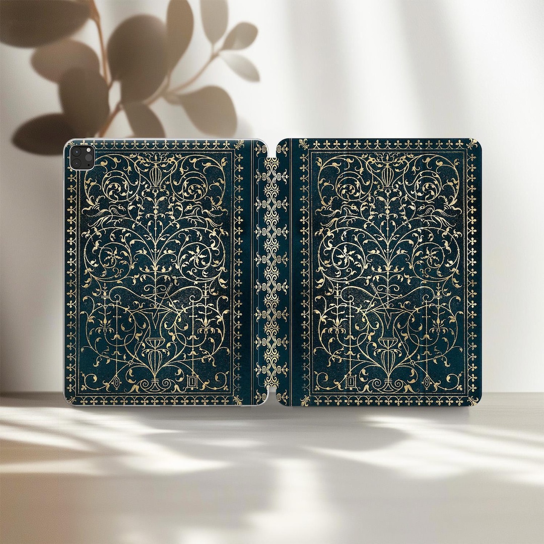 Custodia per iPad personalizzata con estetica da scaffale e slot per penna, custodia sottile a tre ante per iPad Pro 13, 12,9, 11, iPad Air 13, iPad Mini - Italia Custodia per iPad personalizzata con estetica da scaffale e slot per penna, custodia sottile a tre ante per iPad Pro 13, 12,9, 11, iPad Air 13, iPad Mini - Italia