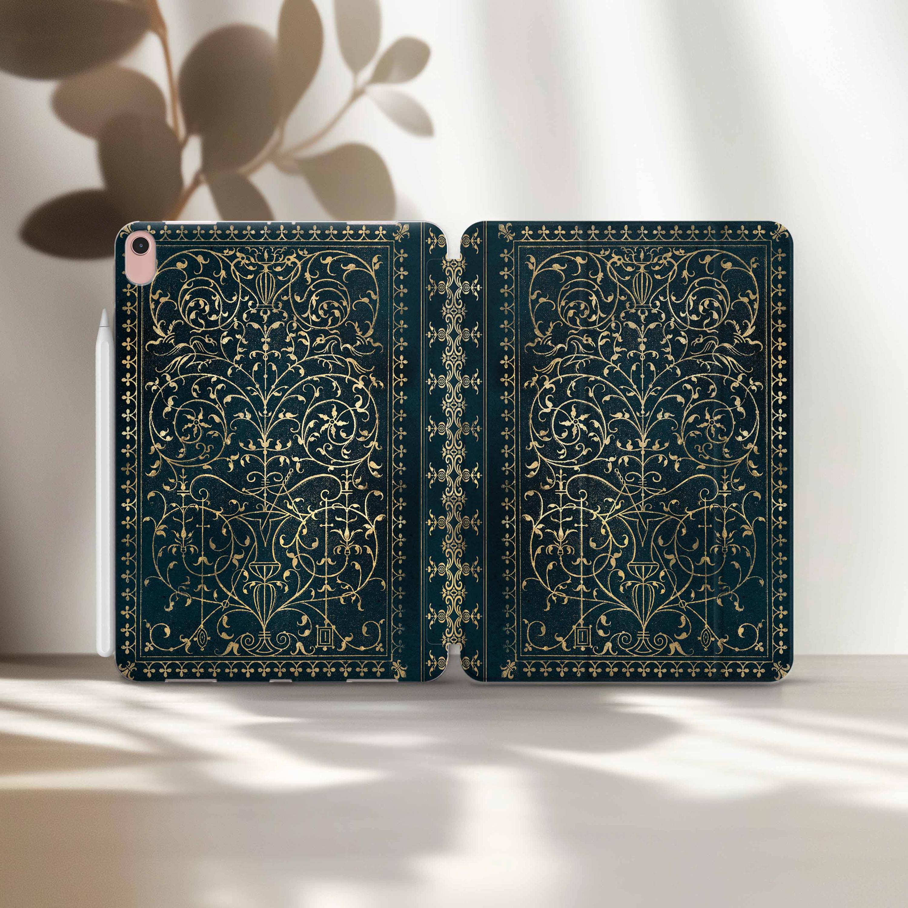 Old Book iPad Case 10.2 Inch Vintage iPad Air 5th 10.9