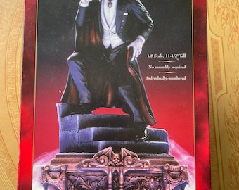 Bela Lugosi: king of the vampires cold cast statue