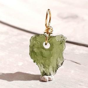 Moldavite pendant necklace, Genuine Czech certified moldavite pendant