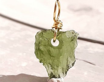 Moldavite pendant necklace, Genuine Czech certified moldavite pendant