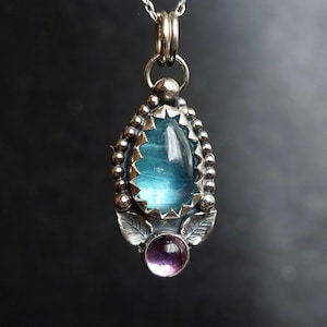 Paraiba blå kyanit och ametisthänge i sterlingsilver, hantverkssmycken med naturliga ädelstenar bild 1