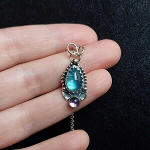 Paraiba blå kyanit och ametisthänge i sterlingsilver, hantverkssmycken med naturliga ädelstenar bild 8