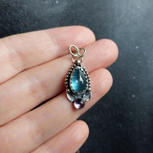 Paraiba blå kyanit och ametisthänge i sterlingsilver, hantverkssmycken med naturliga ädelstenar bild 6