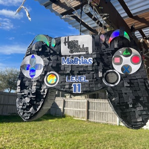 Gamer Pinata (Videogame Control)