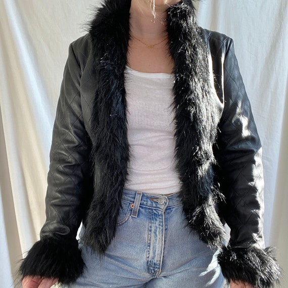 2000s Vintage Black Leather Jacket with Faux Fur Collar