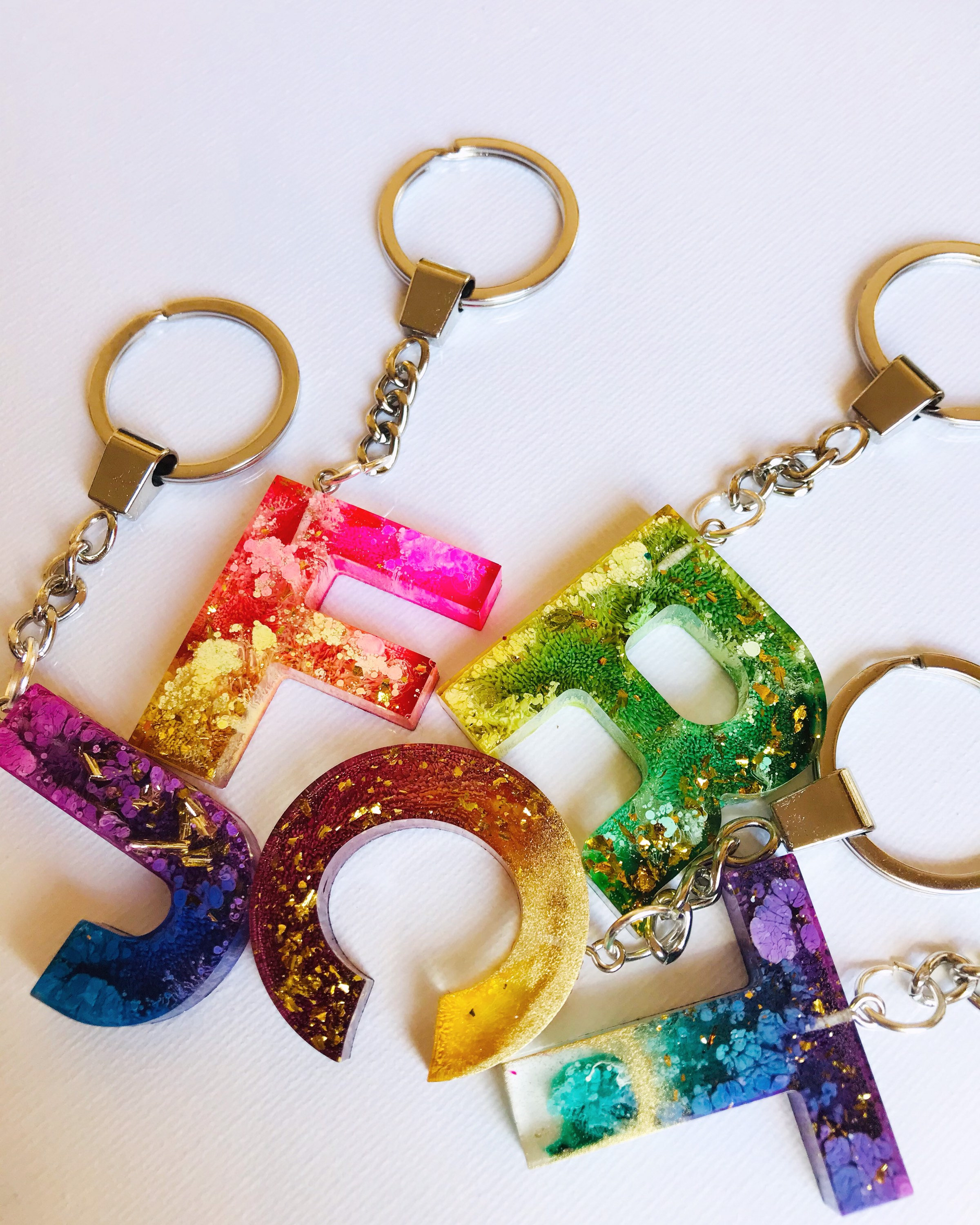Llavero de letras en tinta de resina y alcohol Etsy
