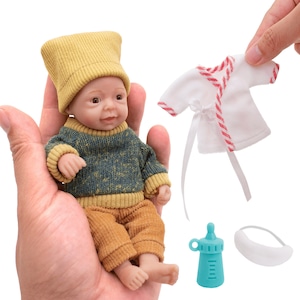 Reborn Baby Doll 6 Inch Silicone Boy Doll Mini Reborn Baby Palm Doll Realistic Full Silicon Body Hand Made(1 Doll+2 Sets clothes)