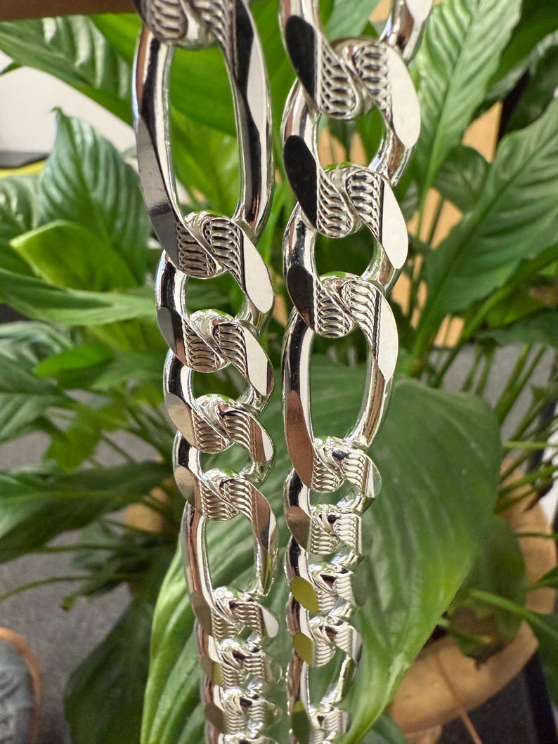 Italian Sterling Silver 13.5mm Heavy Diamond-cut Pave Figaro Link Chain ...